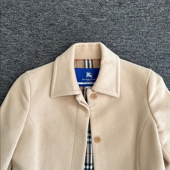 Burberry Camel Coat with Iconic Plaid Lining - Picture 2 of 5